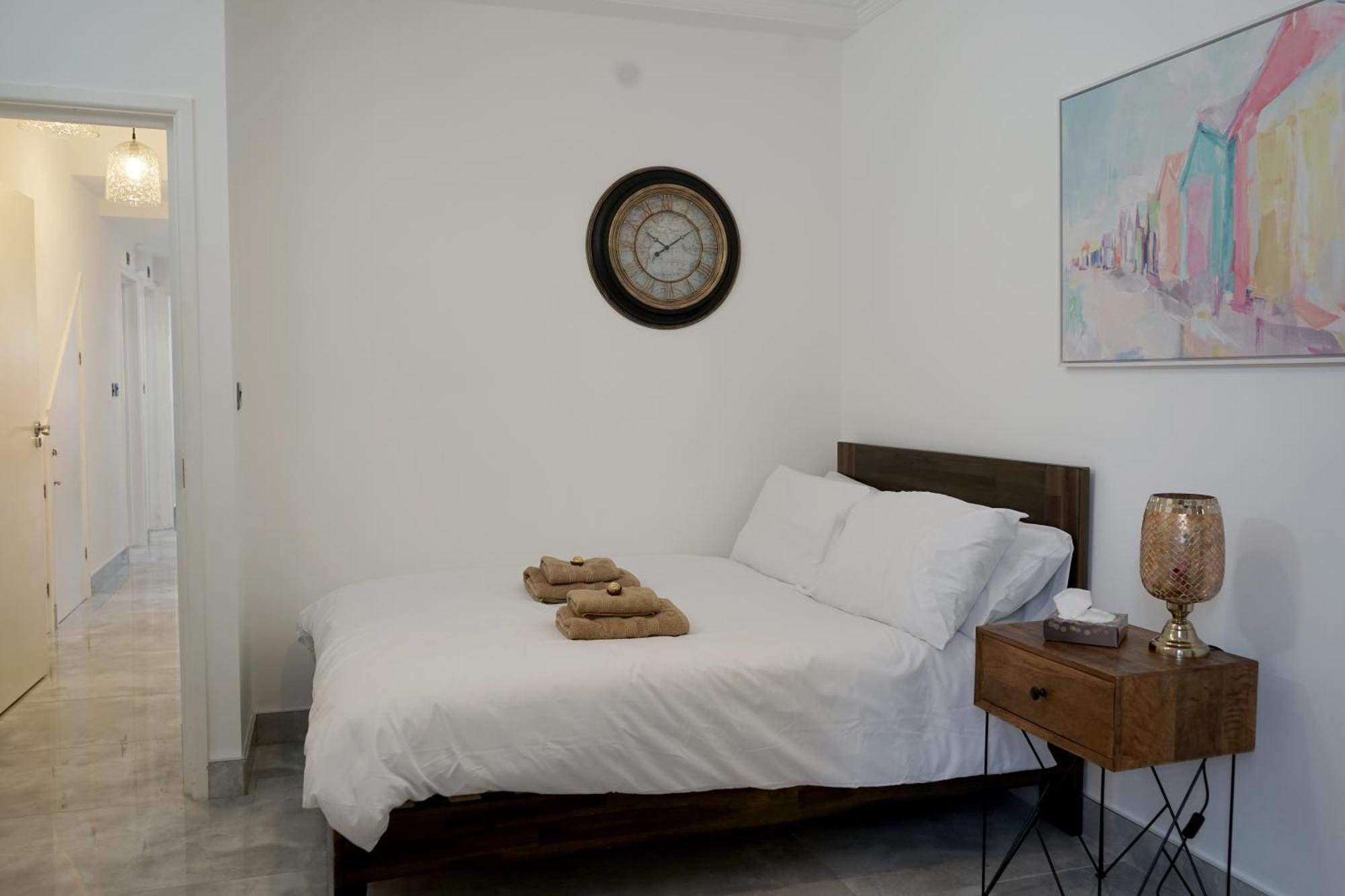 Villa Luxury London House Sleeps 13, 2 Minutes To Metro Exterior foto