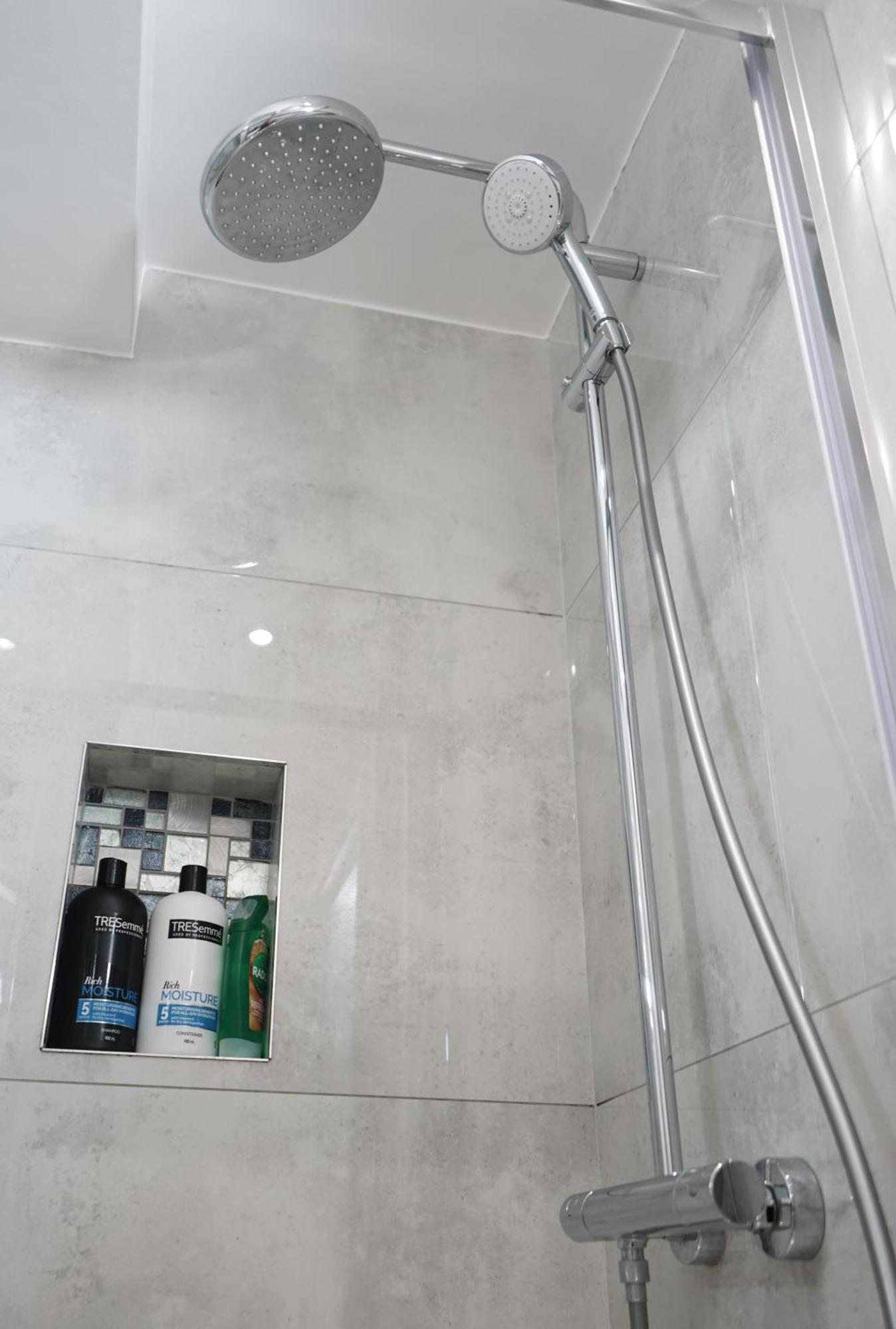 Villa Luxury London House Sleeps 13, 2 Minutes To Metro Exterior foto