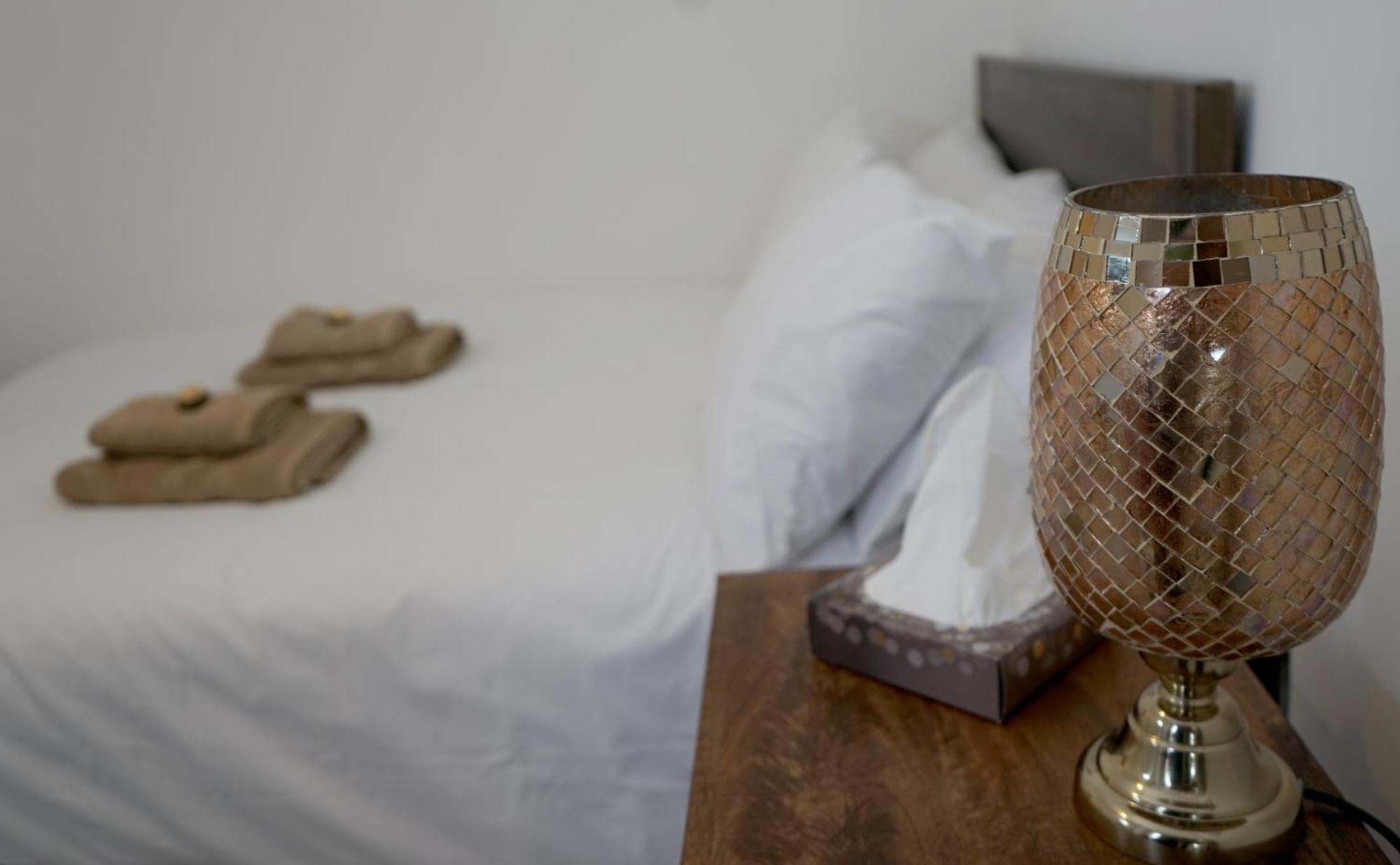 Villa Luxury London House Sleeps 13, 2 Minutes To Metro Exterior foto