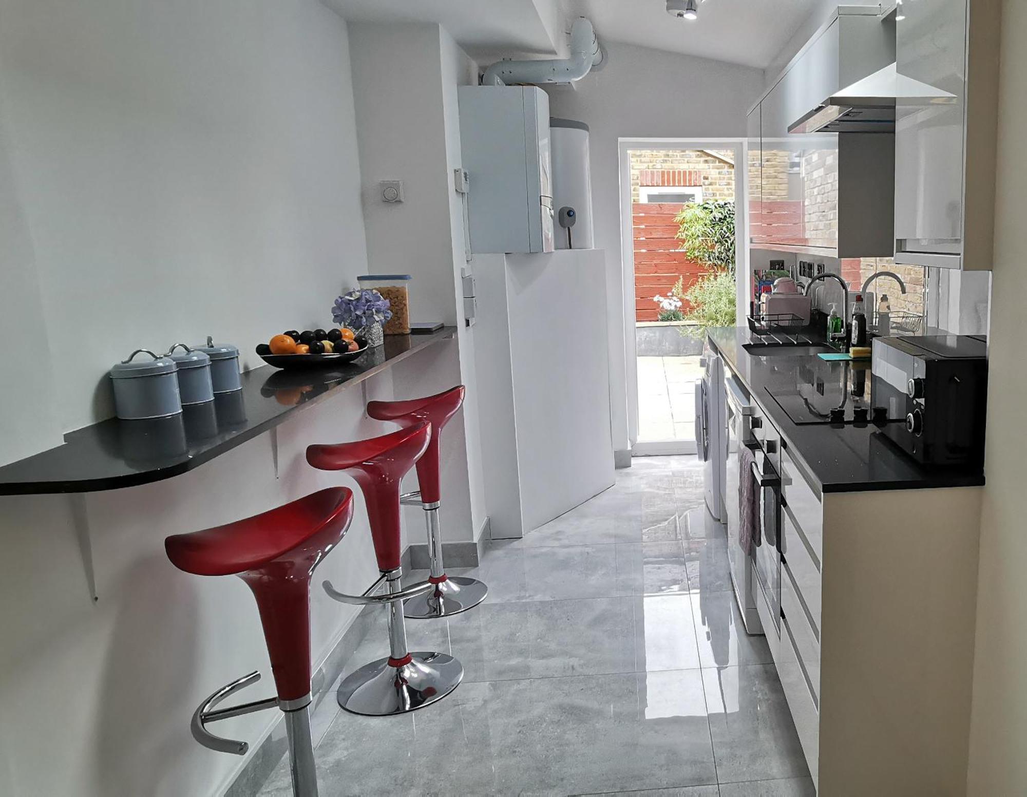 Villa Luxury London House Sleeps 13, 2 Minutes To Metro Exterior foto