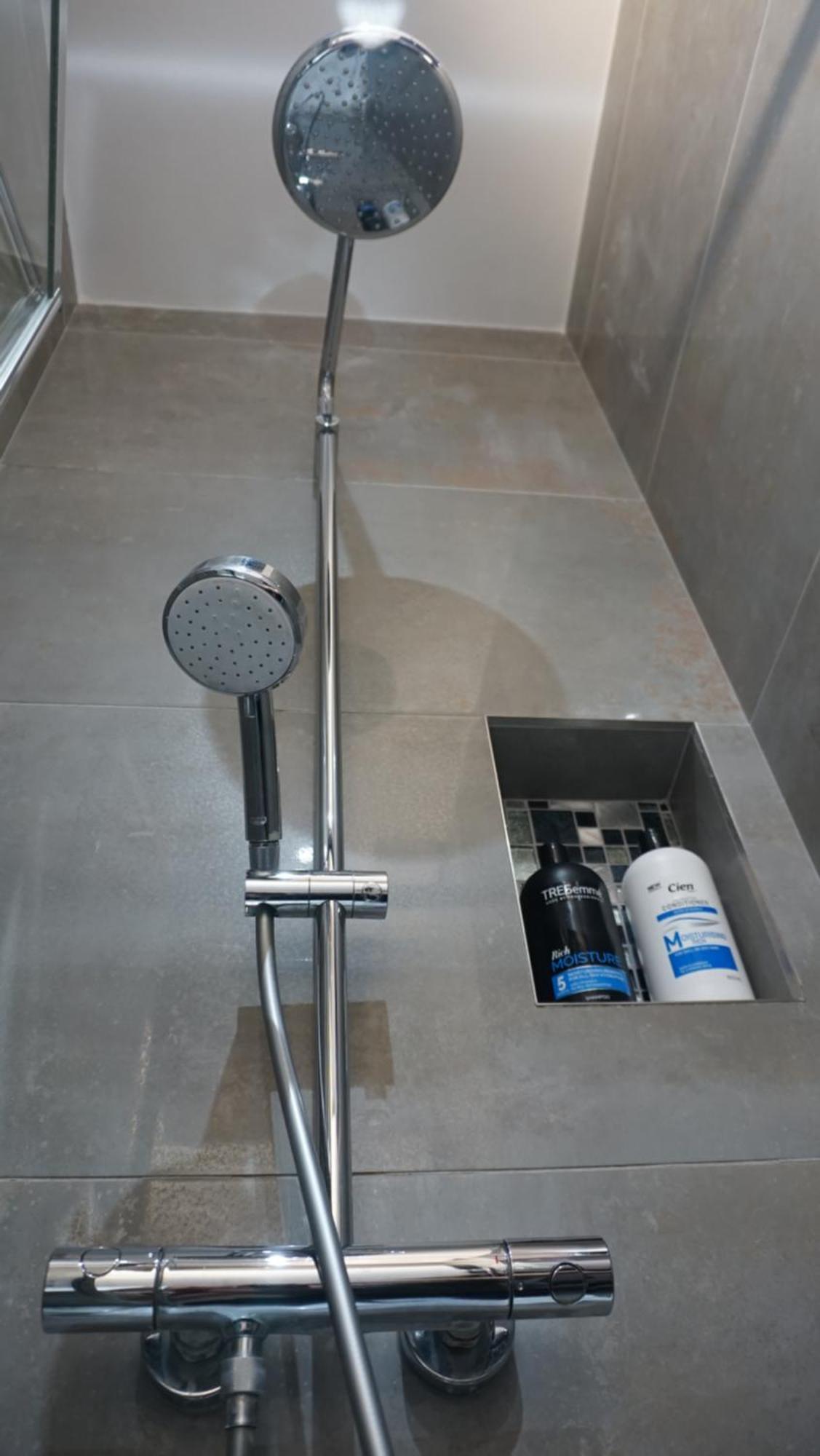 Villa Luxury London House Sleeps 13, 2 Minutes To Metro Exterior foto
