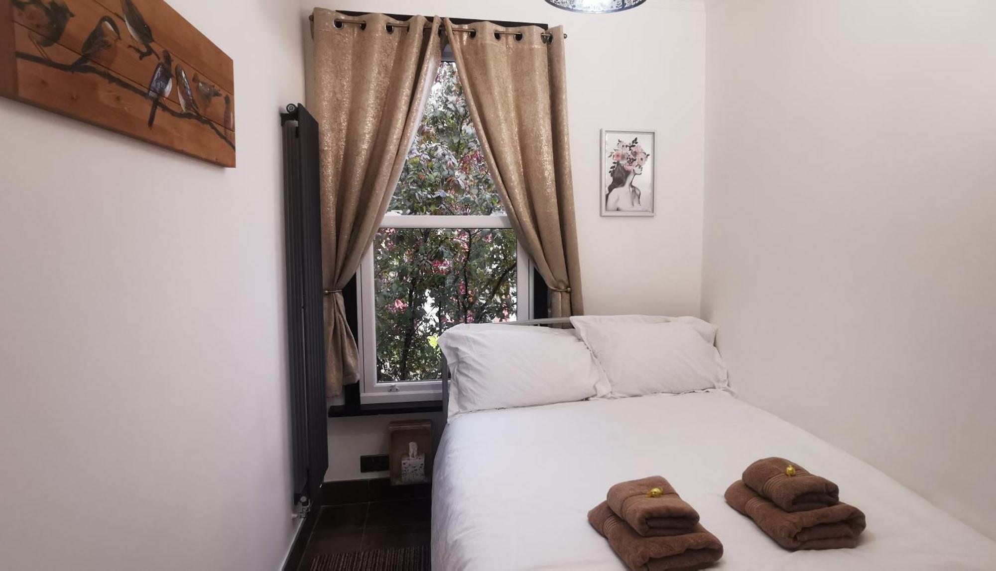 Villa Luxury London House Sleeps 13, 2 Minutes To Metro Exterior foto