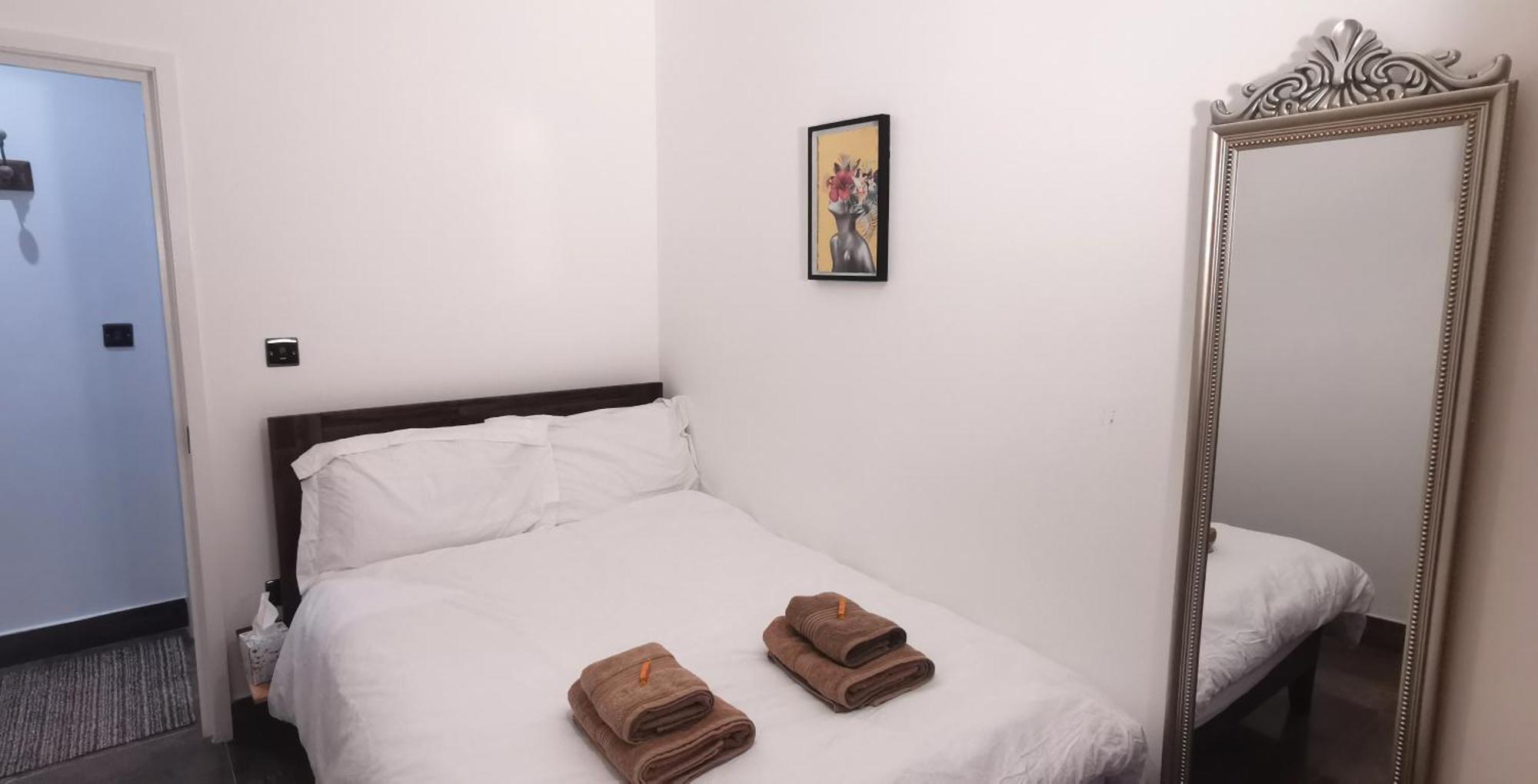 Villa Luxury London House Sleeps 13, 2 Minutes To Metro Exterior foto