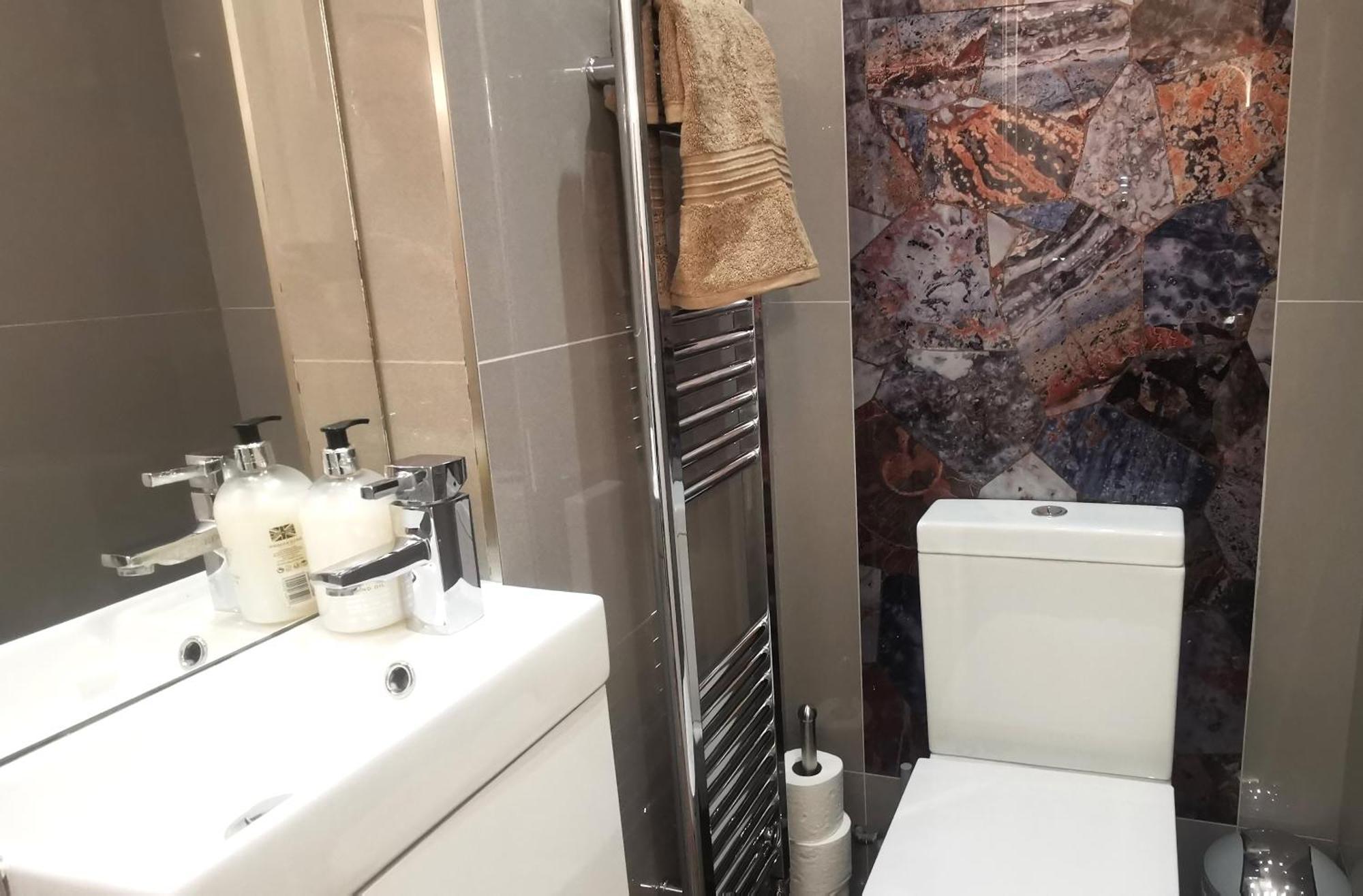 Villa Luxury London House Sleeps 13, 2 Minutes To Metro Exterior foto