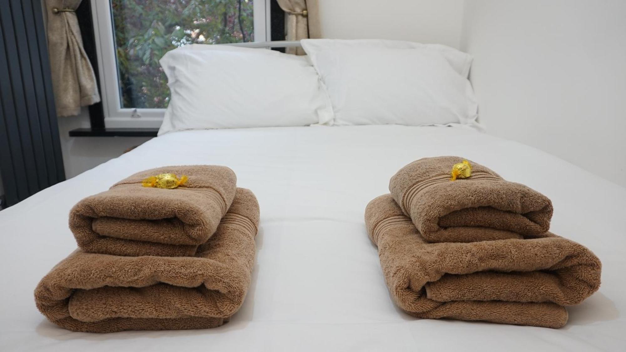 Villa Luxury London House Sleeps 13, 2 Minutes To Metro Exterior foto